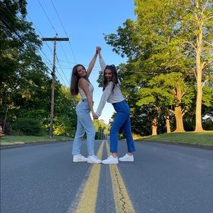 Meet your Posher, Caitlin